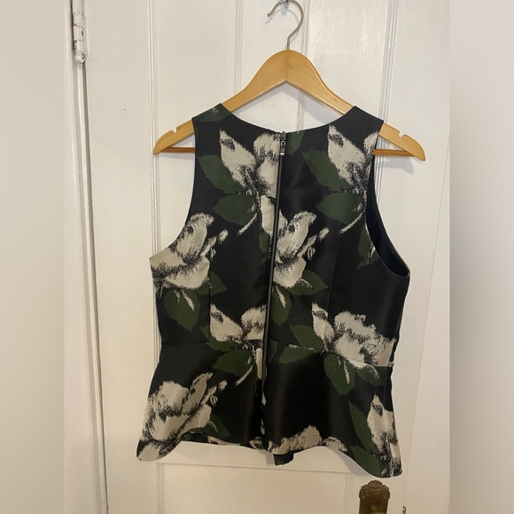 RW & Co. Peplum style top with zippered back - Picture 3 of 4